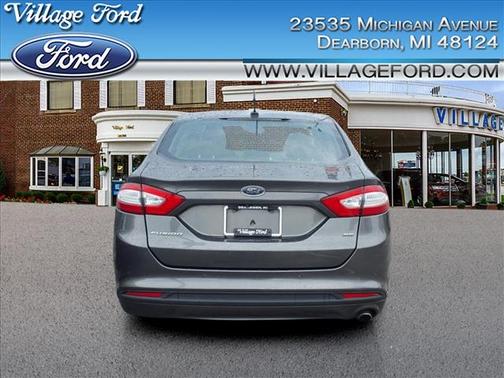 2016 Ford Fusion SE