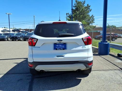 Oxford White 2019 Ford Escape SEL