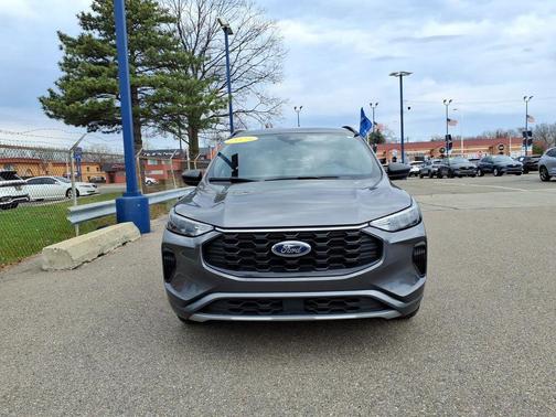 Carbonized Gray Metallic 2024 Ford Escape ST-Line