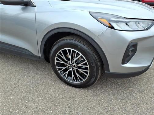 Iconic Silver Metallic 2023 Ford Escape PHEV SE