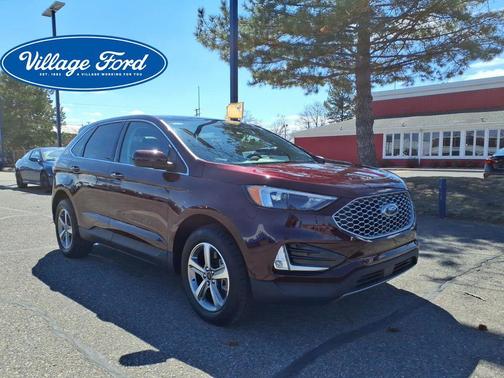 Burgundy Velvet Metallic Tinted Clearcoat 2023 Ford Edge SEL