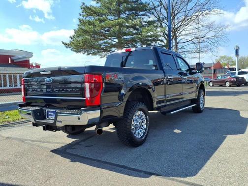 Black Metallic 2022 Ford F-250 Lariat