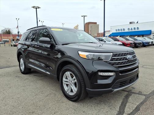 Agate Black Metallic 2024 Ford Explorer XLT