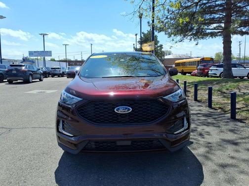 Burgundy Velvet Metallic Tinted Clearcoat 2023 Ford Edge ST Line