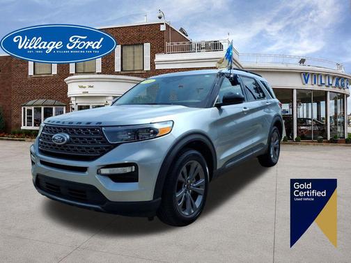 Iconic Silver Metallic 2024 Ford Explorer XLT