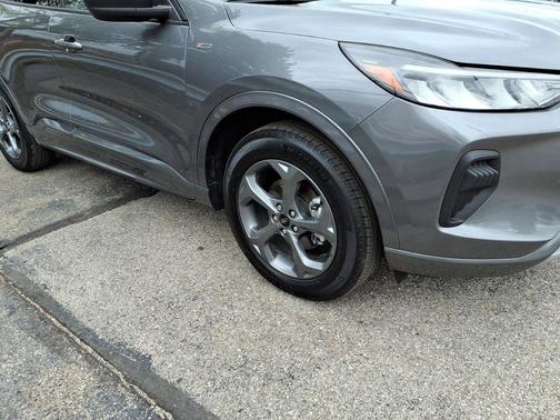 Carbonized Gray Metallic 2024 Ford Escape ST-Line
