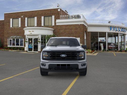 Avalanche 2026 Ford F-150 XLT