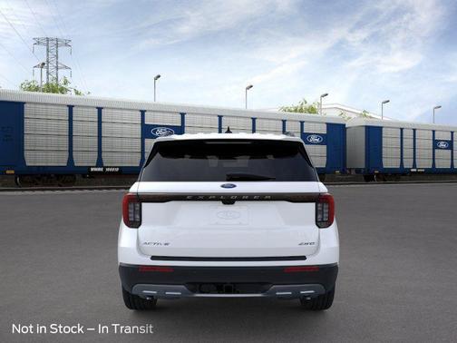 Star White Metallic Tri-Coat 2026 Ford Explorer Active