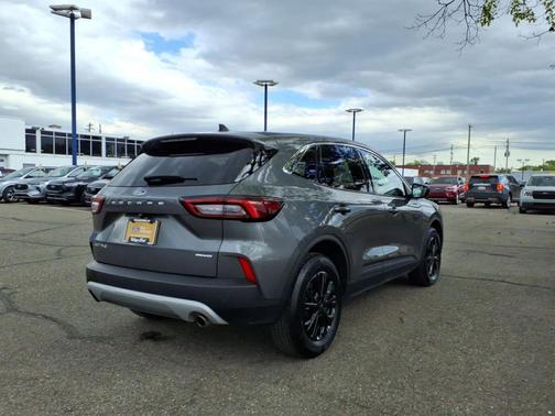 Carbonized Gray Metallic 2024 Ford Escape Active