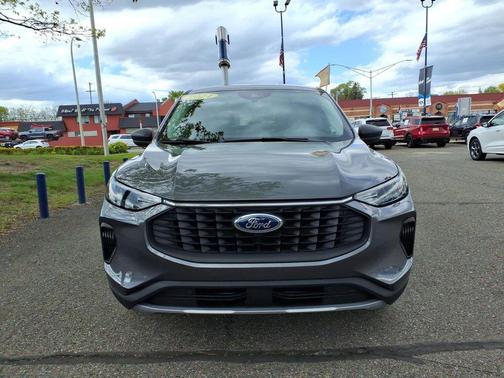 Carbonized Gray Metallic 2024 Ford Escape Active