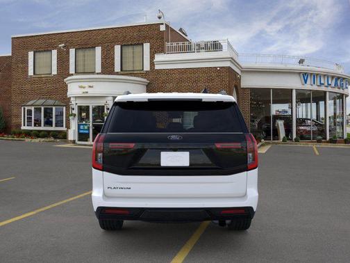 Star White Metallic Tri-Coat 2026 Ford Expedition Platinum