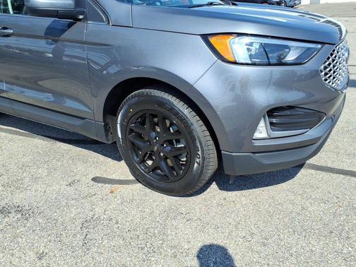 Carbonized Gray Metallic 2023 Ford Edge SEL