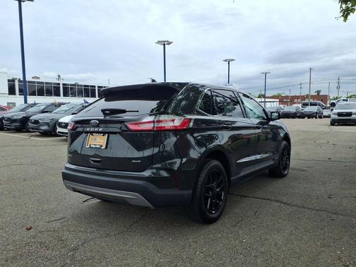 Forged Green Metallic 2023 Ford Edge SEL