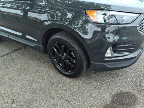 Forged Green Metallic 2023 Ford Edge SEL