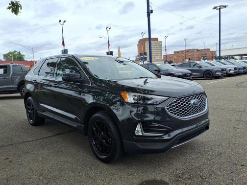 Forged Green Metallic 2023 Ford Edge SEL