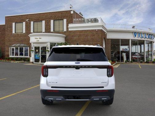 Star White Metallic Tri-Coat 2026 Ford Explorer Active