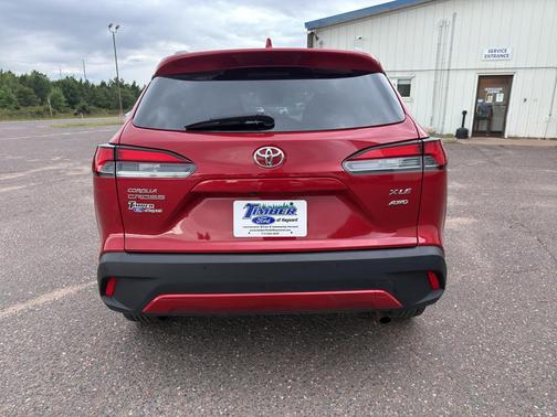 2024 Toyota Corolla Cross XLE