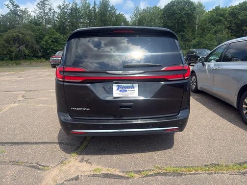 Diamond Black 2024 Chrysler Pacifica Touring-L