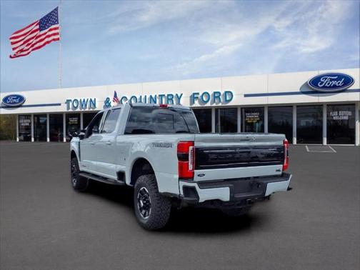 2025 Ford F-250 Platinum