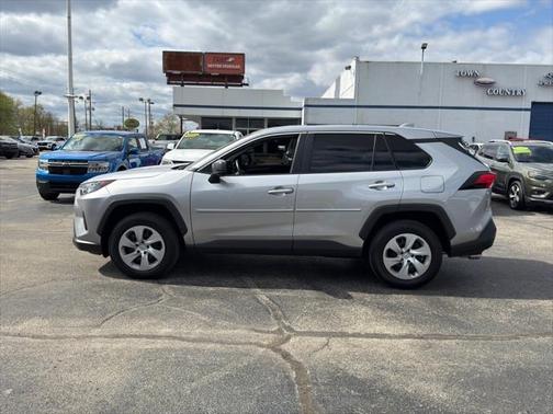 2022 Toyota RAV4 LE