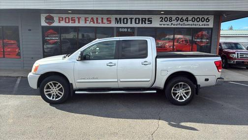 Brilliant Silver Metallic 2014 Nissan Titan SL