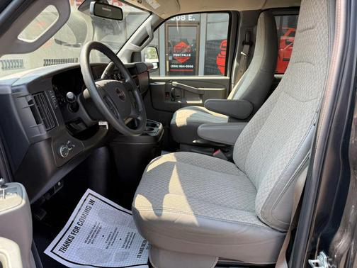 Onyx Black 2024 GMC Savana 2500 LT