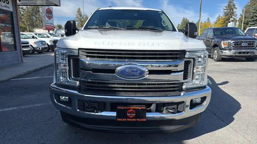 Oxford White 2017 Ford F-350 XLT