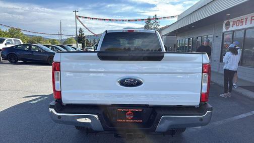 Oxford White 2017 Ford F-350 XLT