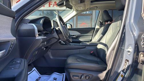Storm Cloud 2024 Toyota Grand Highlander Platinum