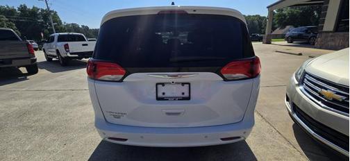 2021 Chrysler Voyager LXI