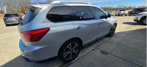 2017 Nissan Pathfinder Platinum