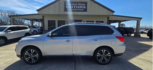 2017 Nissan Pathfinder Platinum