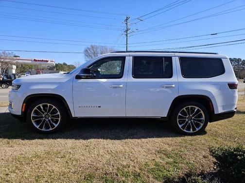 2024 Jeep Wagoneer Series III 4x4 4dr SUV