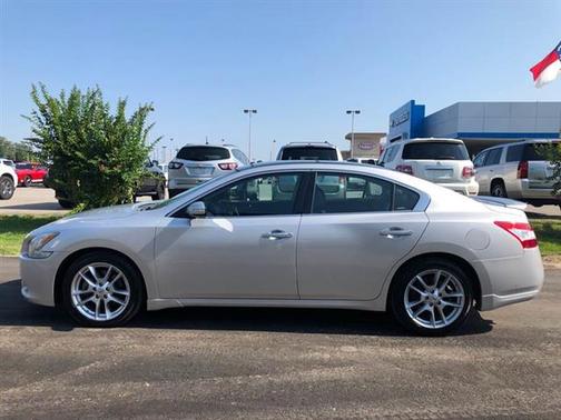 2010 Nissan Maxima SV