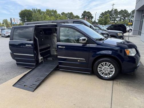 2012 Chrysler Town & Country Limited