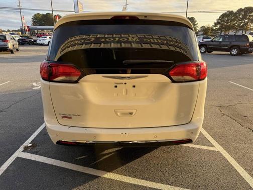 2020 Chrysler Pacifica Touring 4dr Mini Van