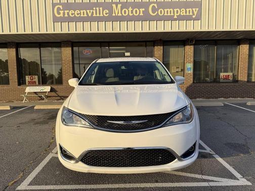 2020 Chrysler Pacifica Touring 4dr Mini Van