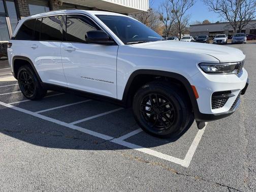 2023 Jeep Grand Cherokee Laredo