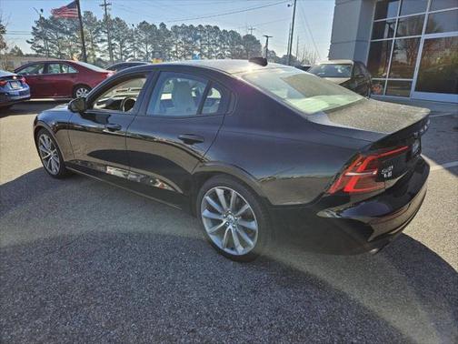 2020 Volvo S60 T6 Momentum