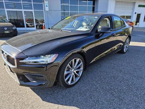 2020 Volvo S60 T6 Momentum