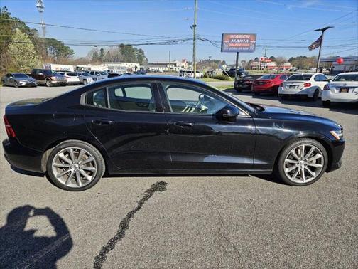2020 Volvo S60 T6 Momentum