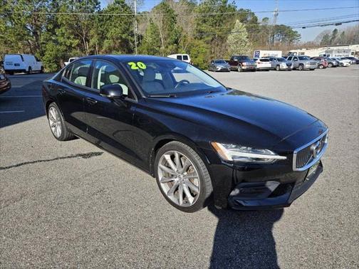 2020 Volvo S60 T6 Momentum