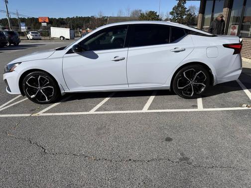 2023 Nissan Altima 2.5 SR 4dr Sedan