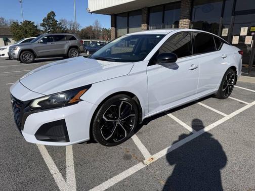 2023 Nissan Altima 2.5 SR 4dr Sedan