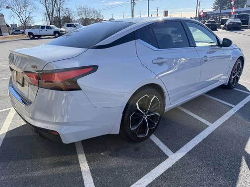 2023 Nissan Altima 2.5 SR 4dr Sedan