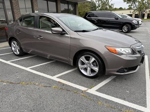2013 Acura ILX 2.0L w/Premium Package