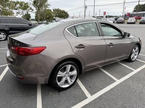 2013 Acura ILX 2.0L w/Premium Package