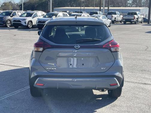 2023 Nissan Kicks SV