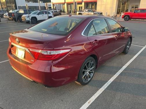 2016 Toyota Camry 