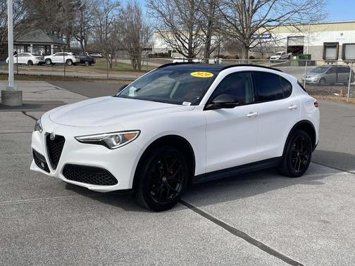 2020 Alfa Romeo Stelvio Base